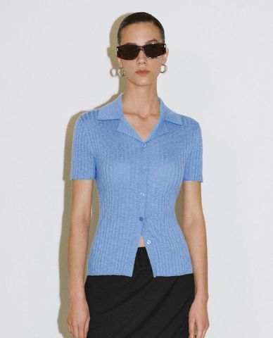  URBAN REVIVO - Áo dệt kim nữ cổ bẻ phom ôm 