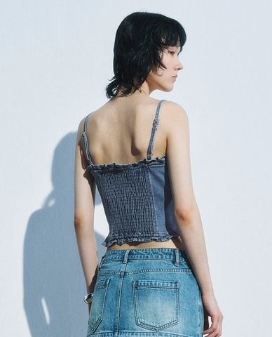  URBAN REVIVO - Áo hai dây nữ denim nhún bèo 