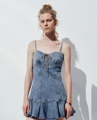  URBAN REVIVO - Đầm denim mini phối dây nơ 