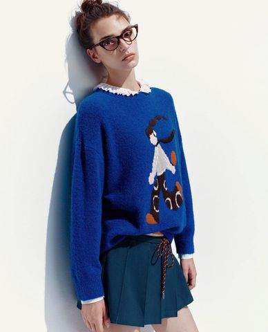  URBAN REVIVO - Áo dệt kim nữ cổ tròn tay dài phối họa tiết 