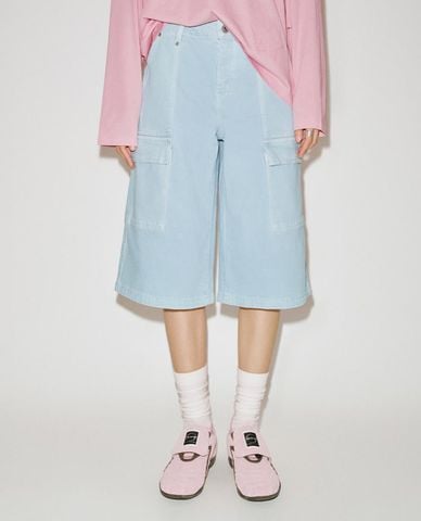  URBAN REVIVO - Quần short jeans nữ phối túi hộp cá tính 