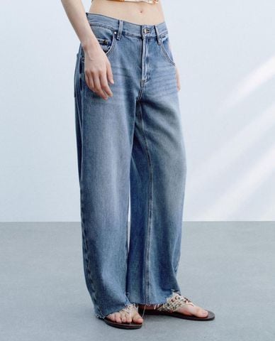  URBAN REVIVO - Quần jeans nữ ống rộng tua rua 