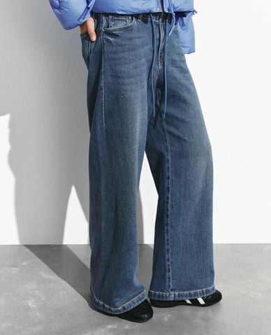  URBAN REVIVO - Quần jeans nữ ống rộng phối dây rút 