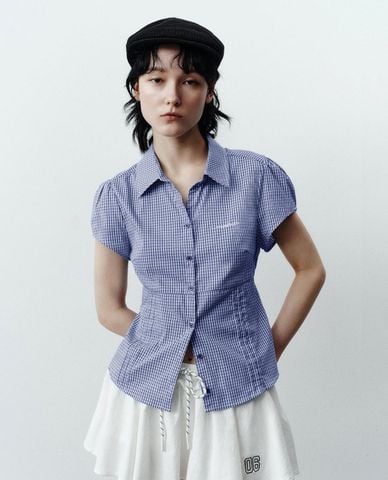  URBAN REVIVO - Áo sơ mi nữ cổ bẻ tay ngắn phối sọc 