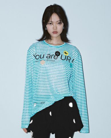 URBAN REVIVO - Áo thun nữ cổ tròn tay dài kẻ sọc 