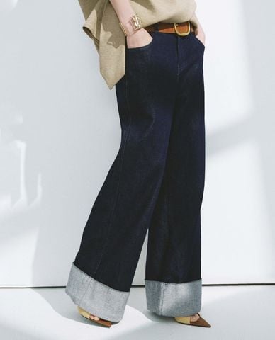  URBAN REVIVO - Quần jeans nữ ống rộng gấu gập phối thắt lưng 