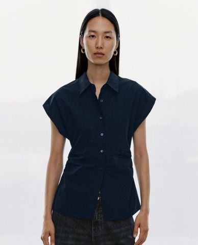  URBAN REVIVO - Áo sơ mi nữ tay liền chiết eo 