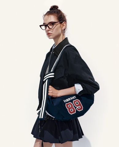  URBAN REVIVO - Áo khoác bomber nữ cổ bẻ tay dài phối túi hộp 