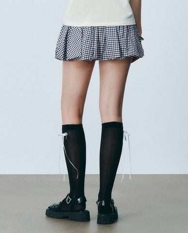  URBAN REVIVO - Chân váy chữ A mini sọc caro 