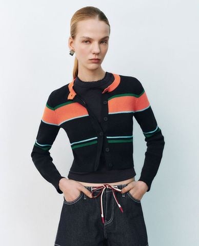  URBAN REVIVO - Áo khoác cardigan nữ cổ tròn tay dài kẻ sọc 