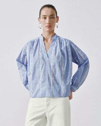  URBAN REVIVO - Áo kiểu nữ cổ V tay dài thêu hoa 