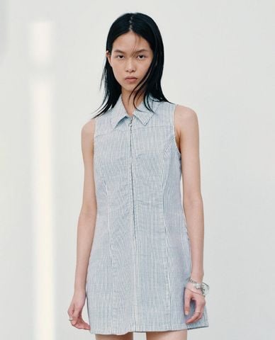  URBAN REVIVO - Đầm denim mini sát nách cổ bẻ kẻ sọc 