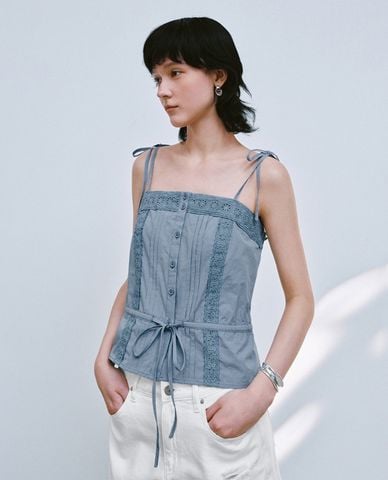  URBAN REVIVO - Áo hai dây nữ viền ren thắt nơ 