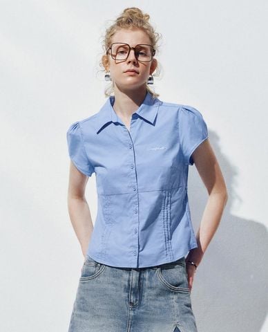  URBAN REVIVO - Áo sơ mi nữ cổ bẻ tay ngắn 