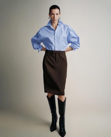  URBAN REVIVO - Đầm sơ mi midi cổ bẻ tay dài 