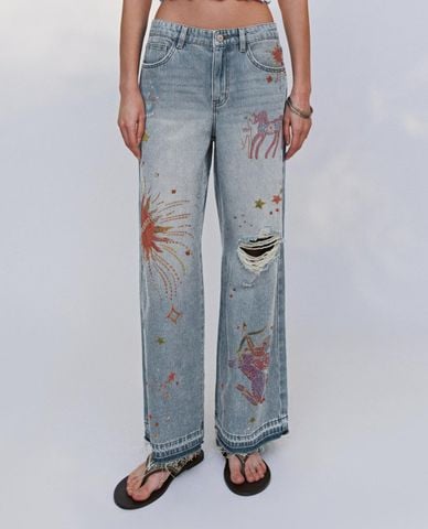  URBAN REVIVO - Quần jeans nữ ống rộng phối họa tiết 