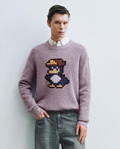  URBAN REVIVO - Áo dệt kim nam cổ tròn tay dài họa tiết pixel 