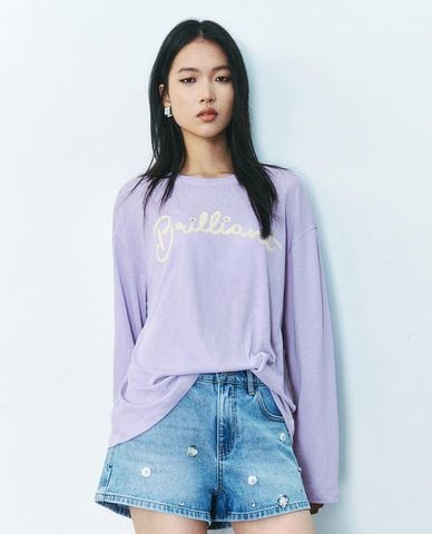  URBAN REVIVO - Áo thun nữ cổ tròn tay dài in họa tiết 