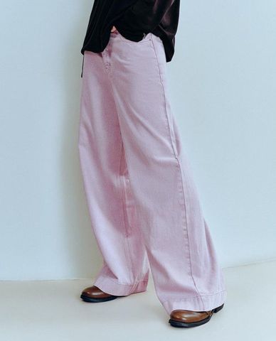  URBAN REVIVO - Quần jeans nữ ống rộng trẻ trung 