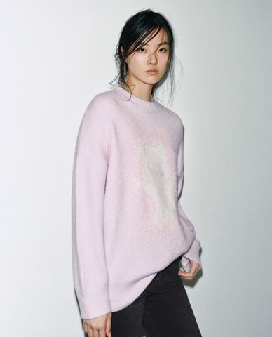  URBAN REVIVO - Áo dệt kim nữ cổ tròn tay dài phom rộng 