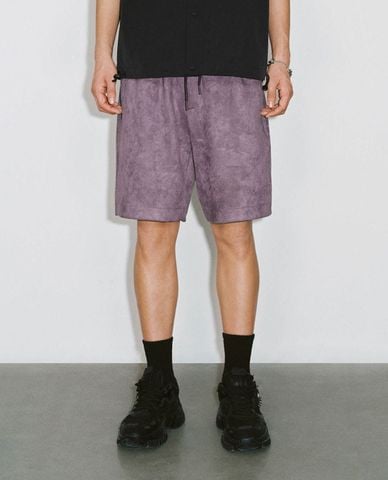  URBAN REVIVO - Quần short nam ngang gối lưng thun 
