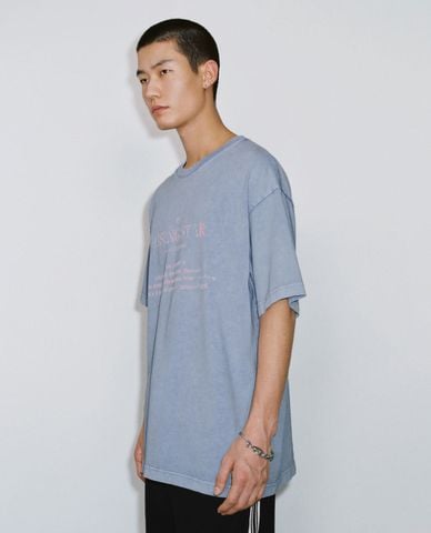  URBAN REVIVO - Áo thun nam cổ tròn tay ngắn in họa tiết 