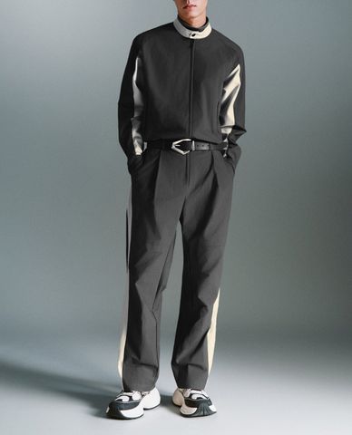  URBAN REVIVO - Jumpsuits nam cổ trụ tay dài Oversized 