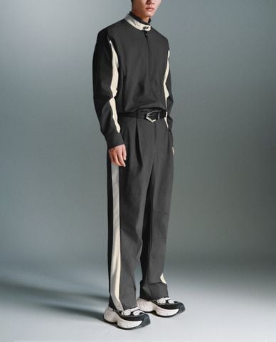  URBAN REVIVO - Jumpsuits nam cổ trụ tay dài Oversized 
