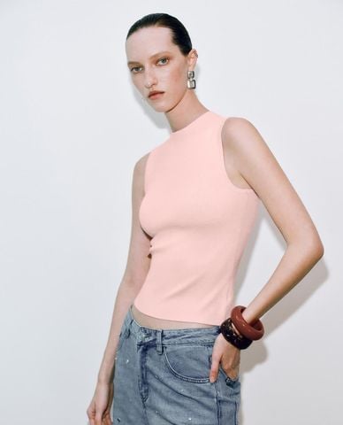  URBAN REVIVO - Áo dệt kim nữ sát nách cổ tròn phom ôm 