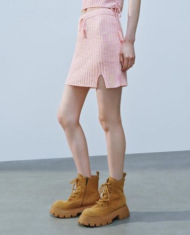  URBAN REVIVO - Chân váy dệt kim mini trẻ trung 