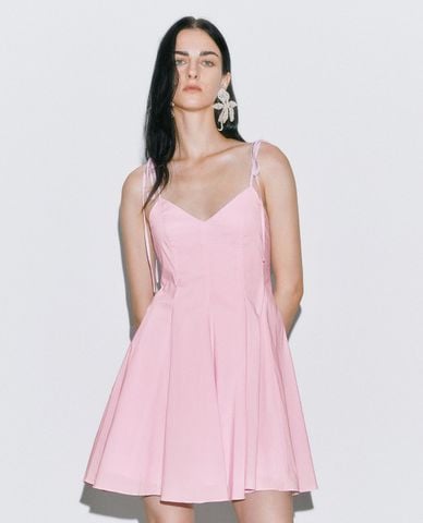  URBAN REVIVO - Đầm hai dây mini cổ V dáng xoè 