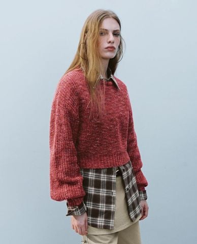  URBAN REVIVO - Áo sweater nữ cổ tròn tay dài phom croptop 