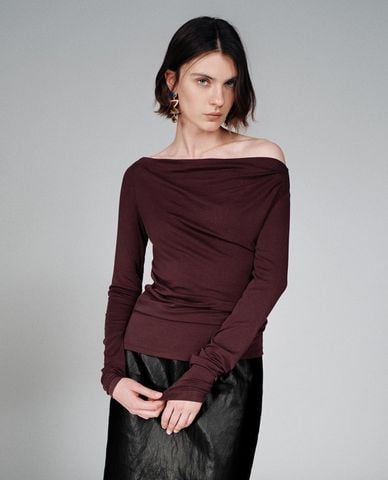  URBAN REVIVO - Áo trễ vai nữ tay dài phom ôm 