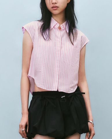  URBAN REVIVO - Áo sơ mi nữ tay ngắn kẻ sọc phom croptop 