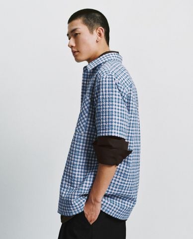  URBAN REVIVO - Áo sơ mi nam cổ bẻ tay ngắn sọc caro 