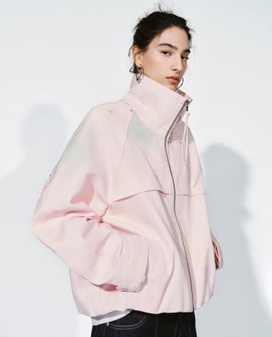  URBAN REVIVO - Áo khoác bomber nữ cổ cao in họa tiết 