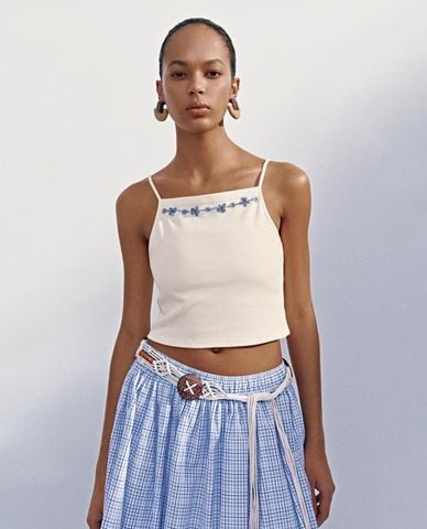  URBAN REVIVO - Áo hai dây nữ bản mảnh phom ôm 