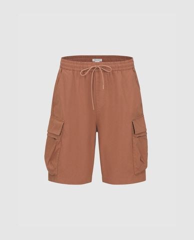 URBAN REVIVO - Quần short nam ngang gối phối dây rút 