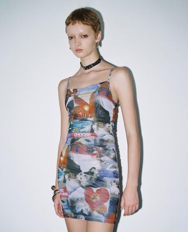  URBAN REVIVO - Đầm body mini hai dây in họa tiết 