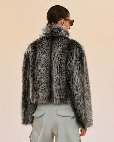  URBAN REVIVO - Áo khoác lông nữ cổ cao phom croptop 