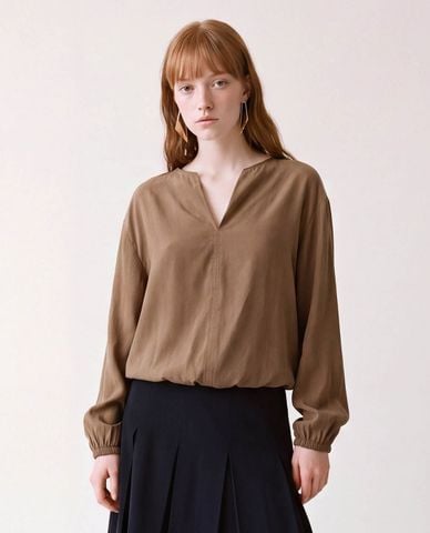  URBAN REVIVO - Áo kiểu nữ cổ V tay dài bo chun 