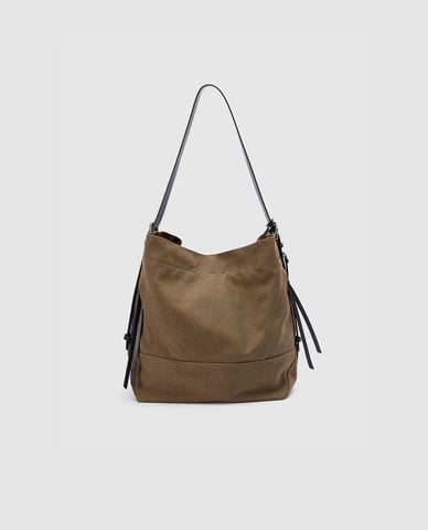  URBAN REVIVO - Túi đeo vai nữ hình thang phối charm 