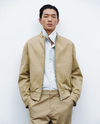 URBAN REVIVO - Áo khoác bomber nam cổ đứng khóa kéo 