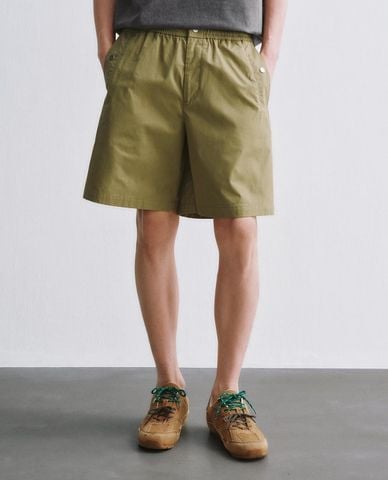  URBAN REVIVO - Quần short nam ống rộng lưng thun 