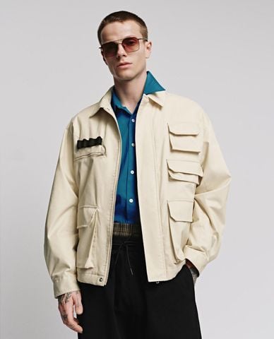  URBAN REVIVO - Áo khoác sơ mi nam tay dài phối túi hộp 