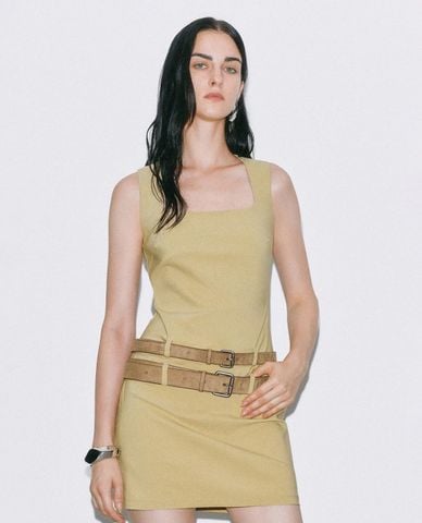  URBAN REVIVO - Đầm sát nách mini cổ vuông phối đai đôi 