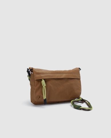  URBAN REVIVO - Túi đeo chéo nam phom chữ nhật 