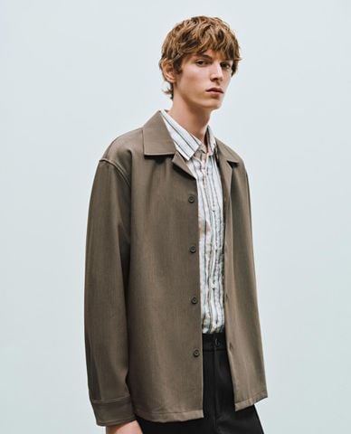  URBAN REVIVO - Áo sơ mi nam cổ bẻ tay dài hiện đại 