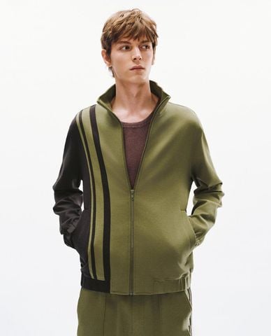  URBAN REVIVO - Áo khoác thể thao nam cổ trụ phối sọc 