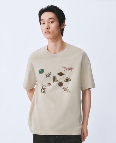  URBAN REVIVO - Áo thun nam cổ tròn tay ngắn in họa tiết 